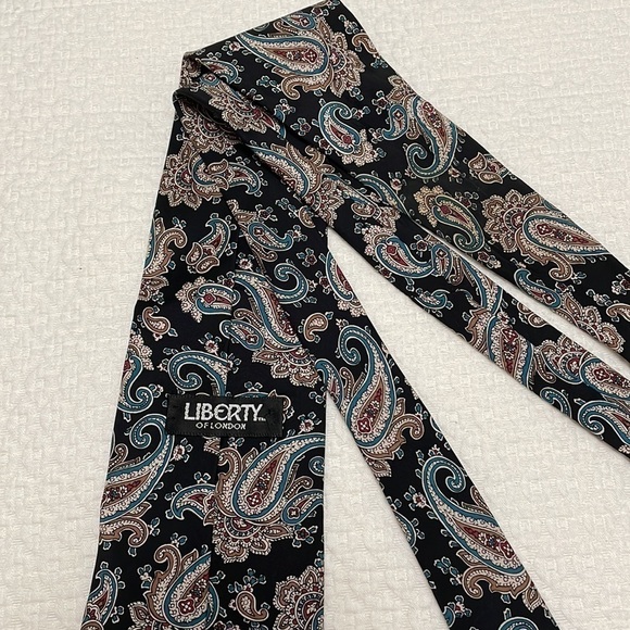 Liberty London 100% Silk Paisley Design Black,Teal & Tan Tie—Great Looking! EUC - Picture 8 of 8